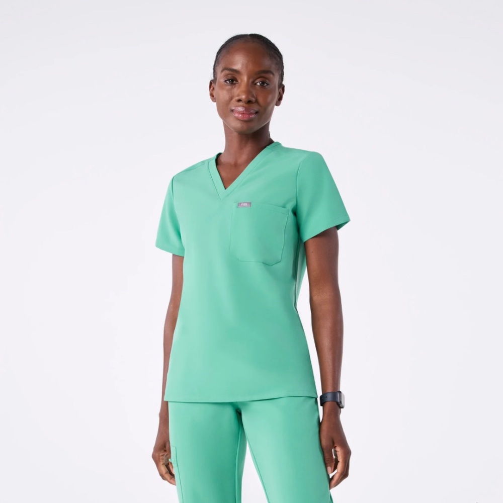 Figs surgical green scrub set